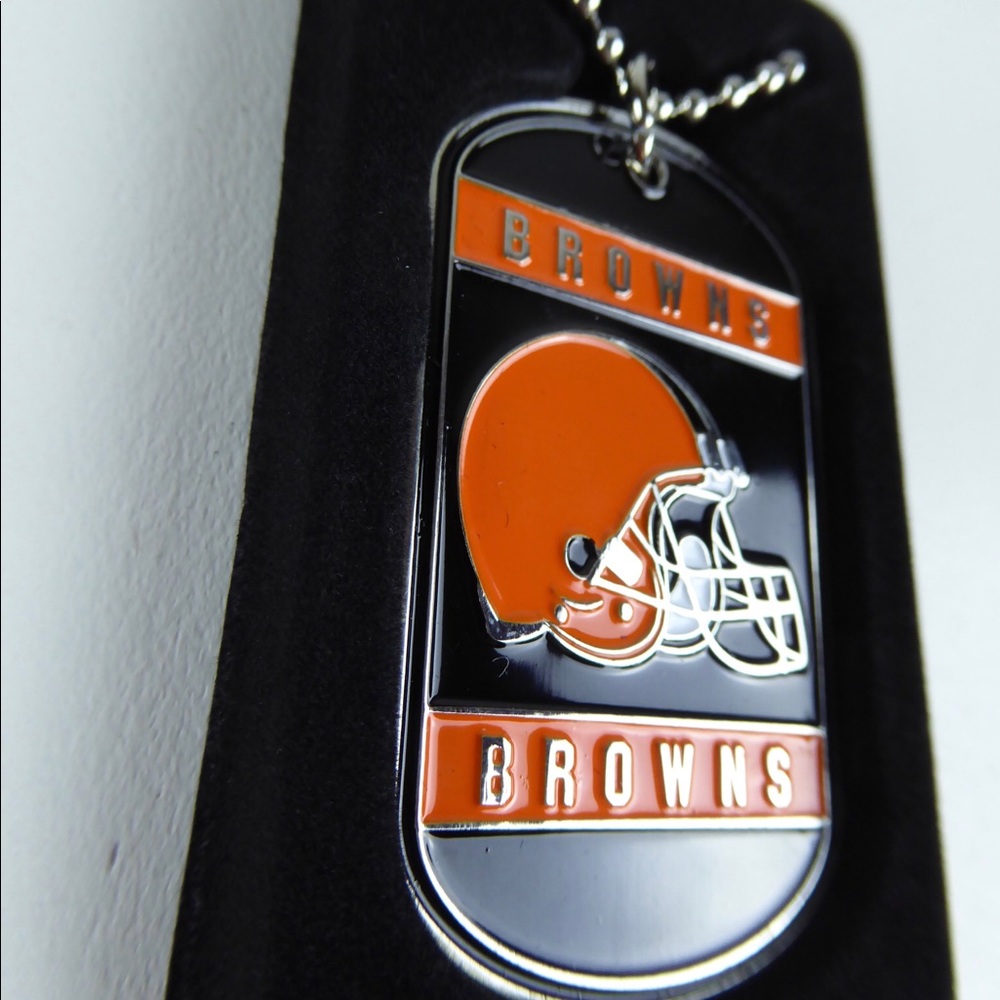 Cleveland Browns Dog Tag Dawg Pound Necklace NWT - Picture 3 of 3